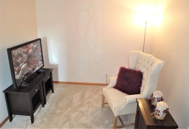 $2,295 | 9204 Holly Lane North, Unit 403, Maple Grove, MN 55311