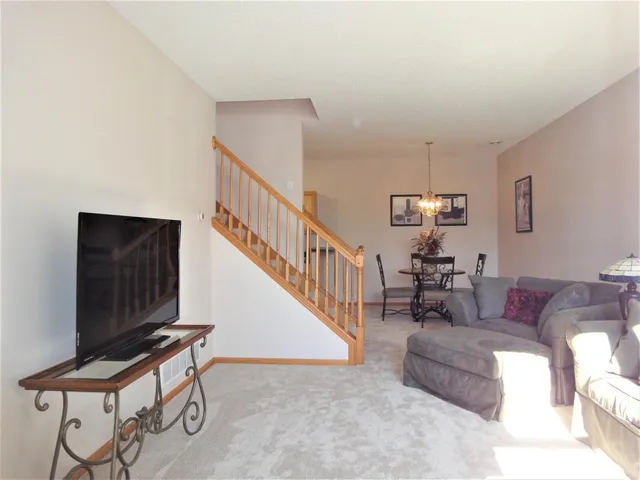$2,295 | 9204 Holly Lane North, Unit 403, Maple Grove, MN 55311