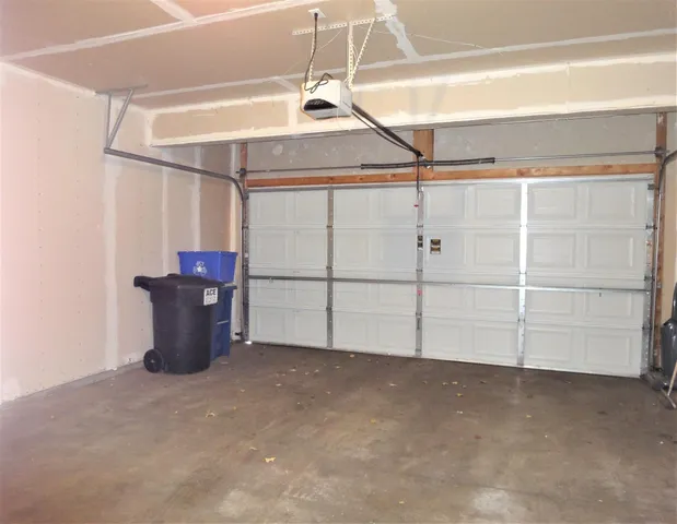 $2,295 | 9204 Holly Lane North, Unit 403, Maple Grove, MN 55311