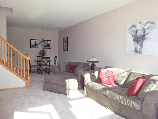 $2,295 | 9204 Holly Lane North, Unit 403, Maple Grove, MN 55311