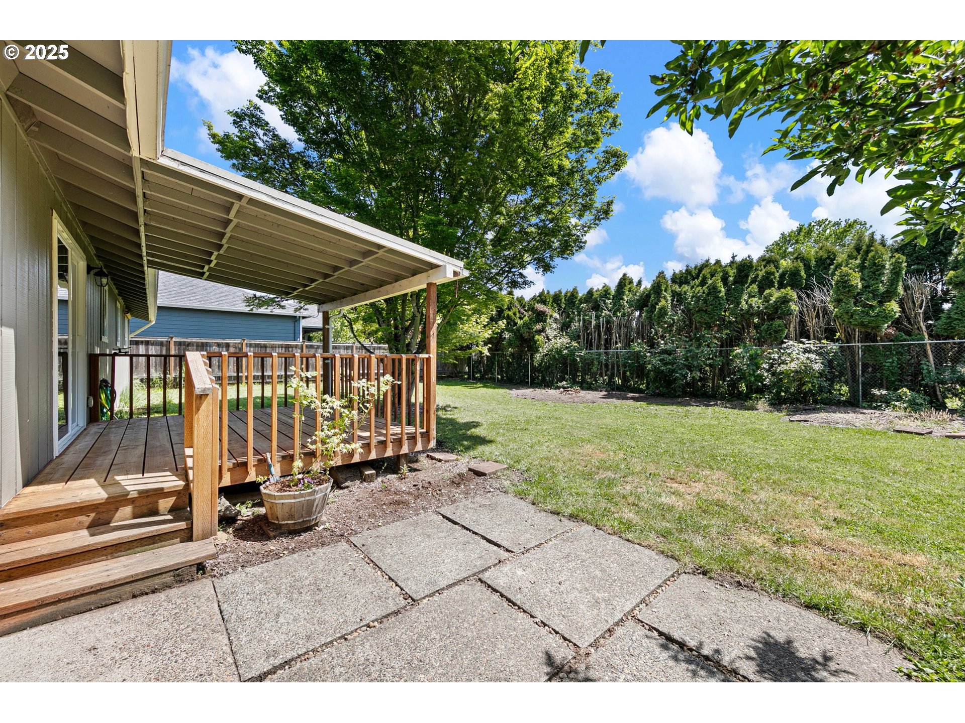 620 Nottingham Avenue Eugene, OR 97404 - Photo 31 of 36 a view of a patio