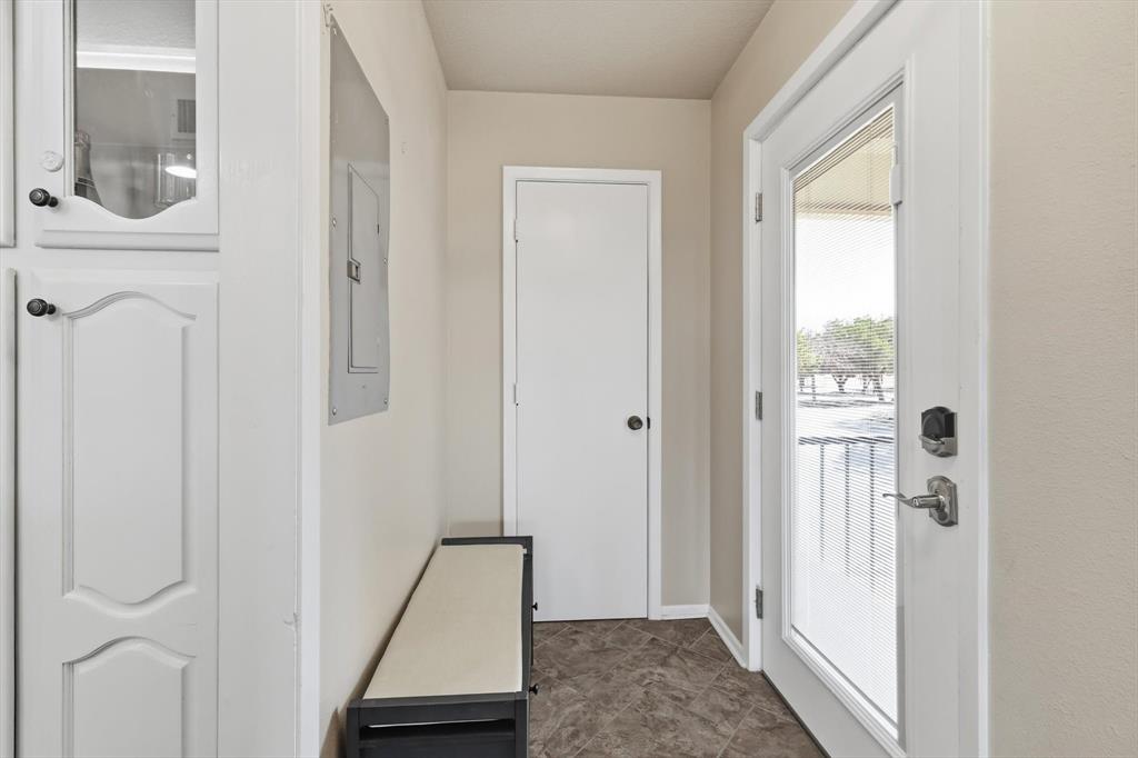 3033 Hells Gate Loop, Unit E207 Strawn, TX 76475 - Photo 4 of 27