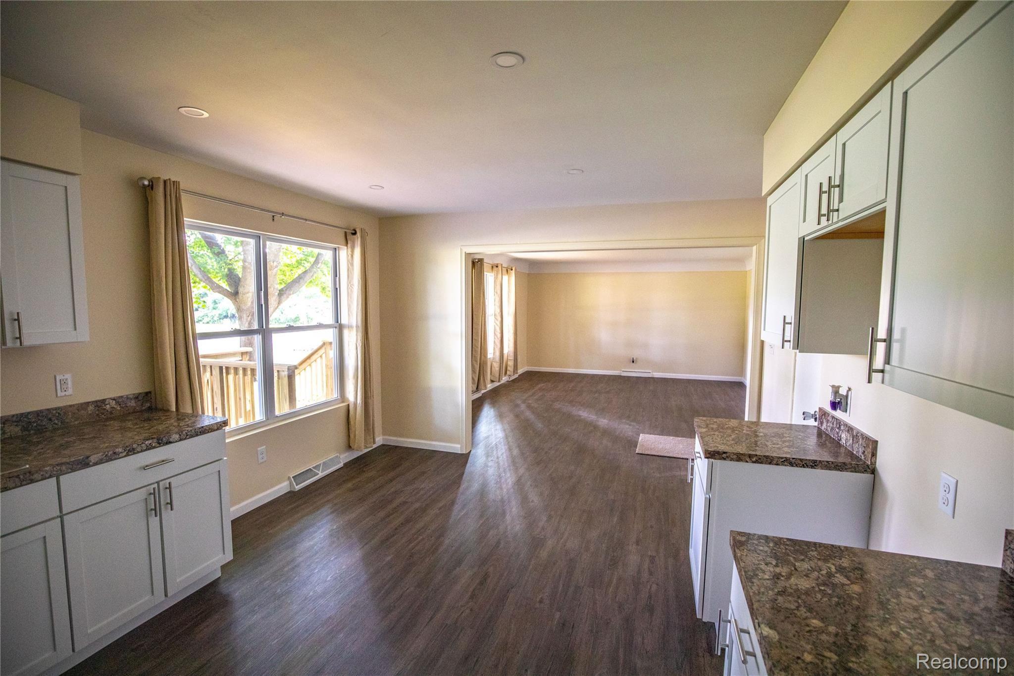 3242 West Carpenter Road Flint, MI 48504 - Photo 4 of 20 Capenter Rd-6.jpg