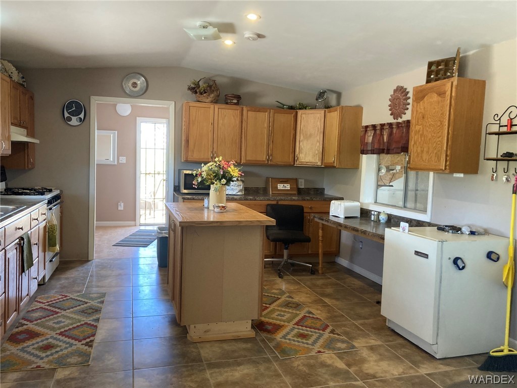 6309 Carrizo Road Golden Valley, AZ 86413 - Photo 14 of 91 Gallery Image 14