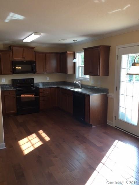1554 Gordon Road Rock Hill, SC 29732 - Photo 4 of 16 Gallery Image 4