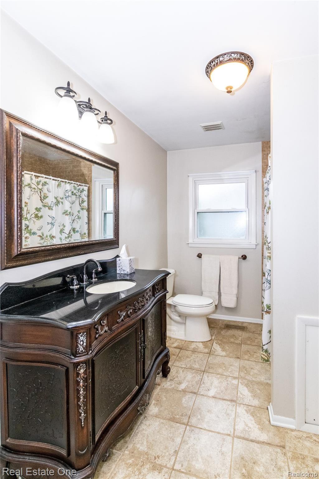 138 Benjamin Street Romeo, MI 48065 - Photo 13 of 26 First Floor Bath