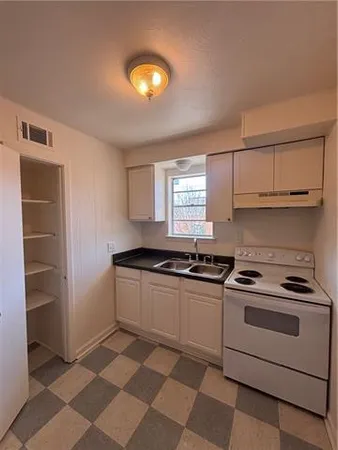 $1,000 | 3507 Royal Street, New Orleans, LA 70117