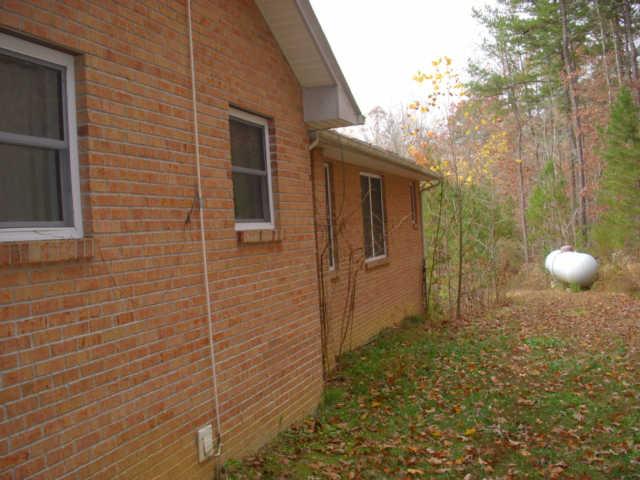 466 Caldwell Road Coalmont, TN 37313 - Photo 3 of 17 Gallery Image 3