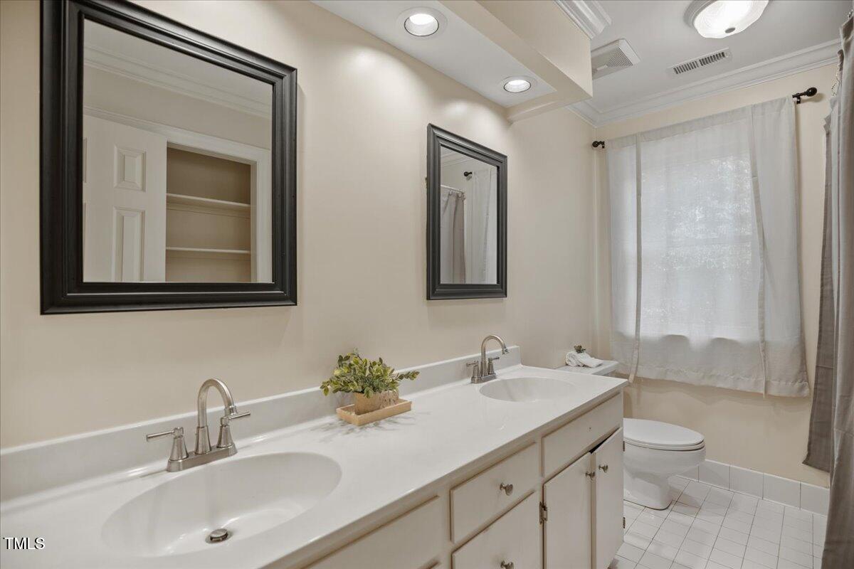 2124 Fallon Oaks Court Raleigh, NC 27608 - Photo 24 of 36 41-IMG_5218