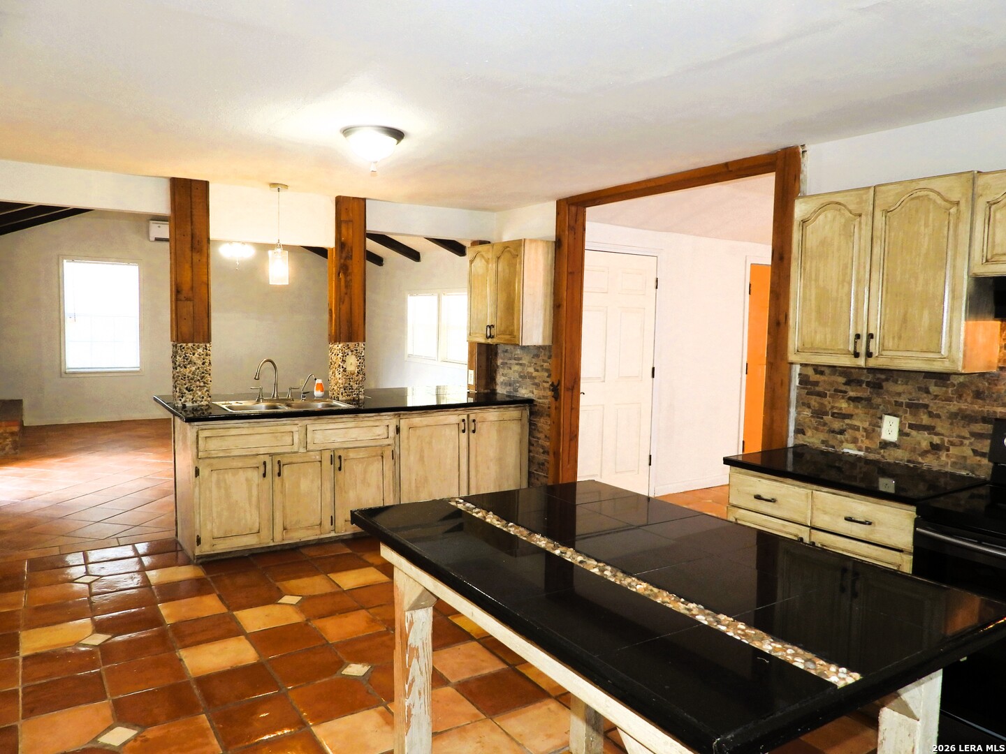 484 Ave R Lakehills, TX 78063 - Photo 19 of 77 Gallery Image 19