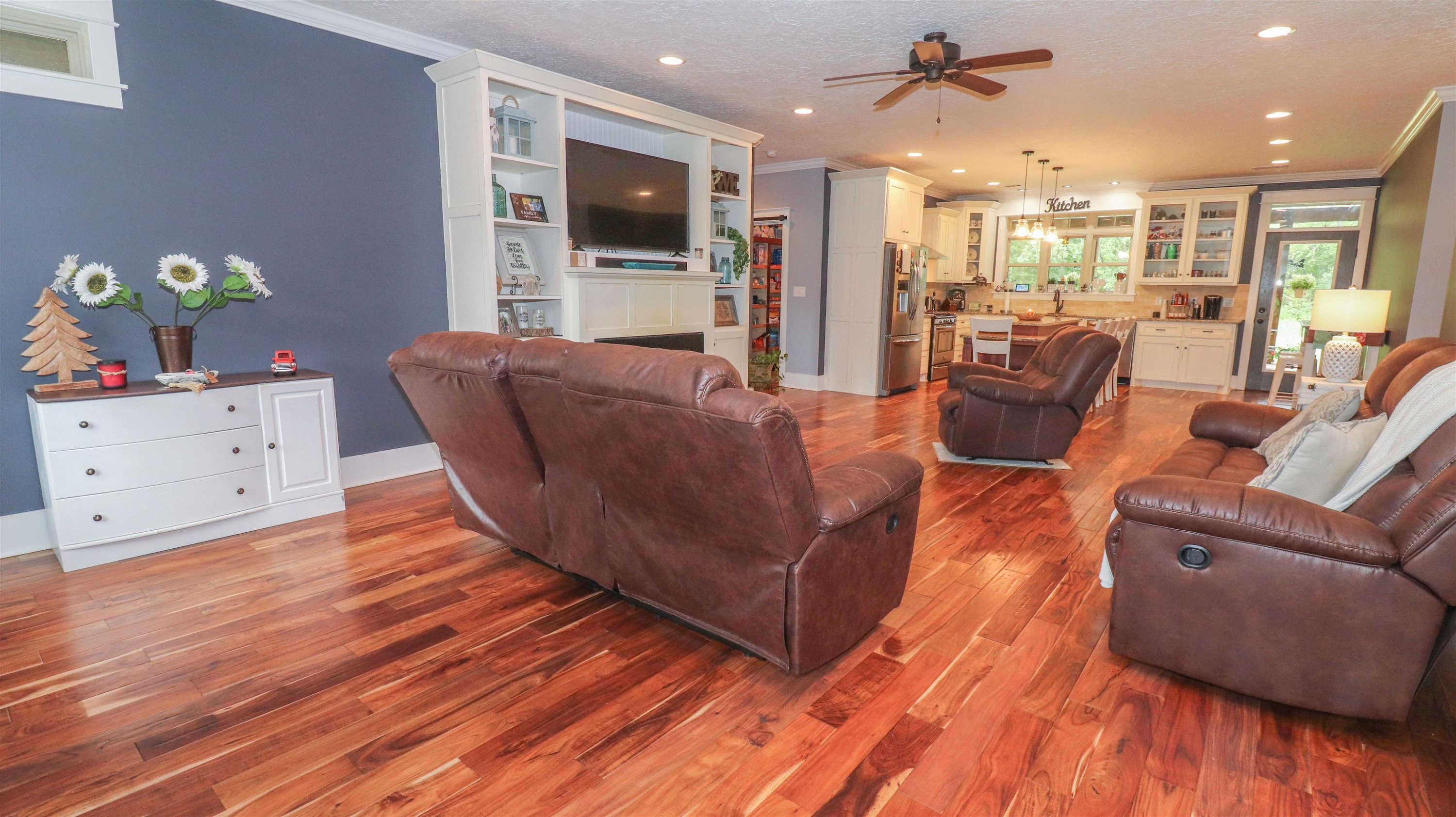 4405 Old Friendship Road Finger, TN 38334 - Photo 16 of 38 a living room with furniture and a flat screen tv