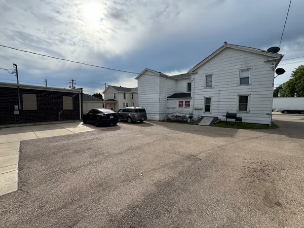 $995 | 39 East Church Street, Unit 1W, Sandwich, IL 60548