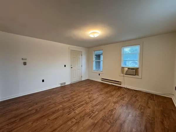 $995 | 39 East Church Street, Unit 1W, Sandwich, IL 60548