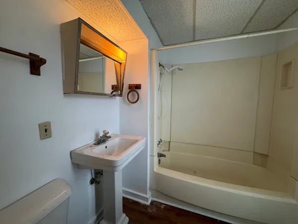 $995 | 39 East Church Street, Unit 1W, Sandwich, IL 60548