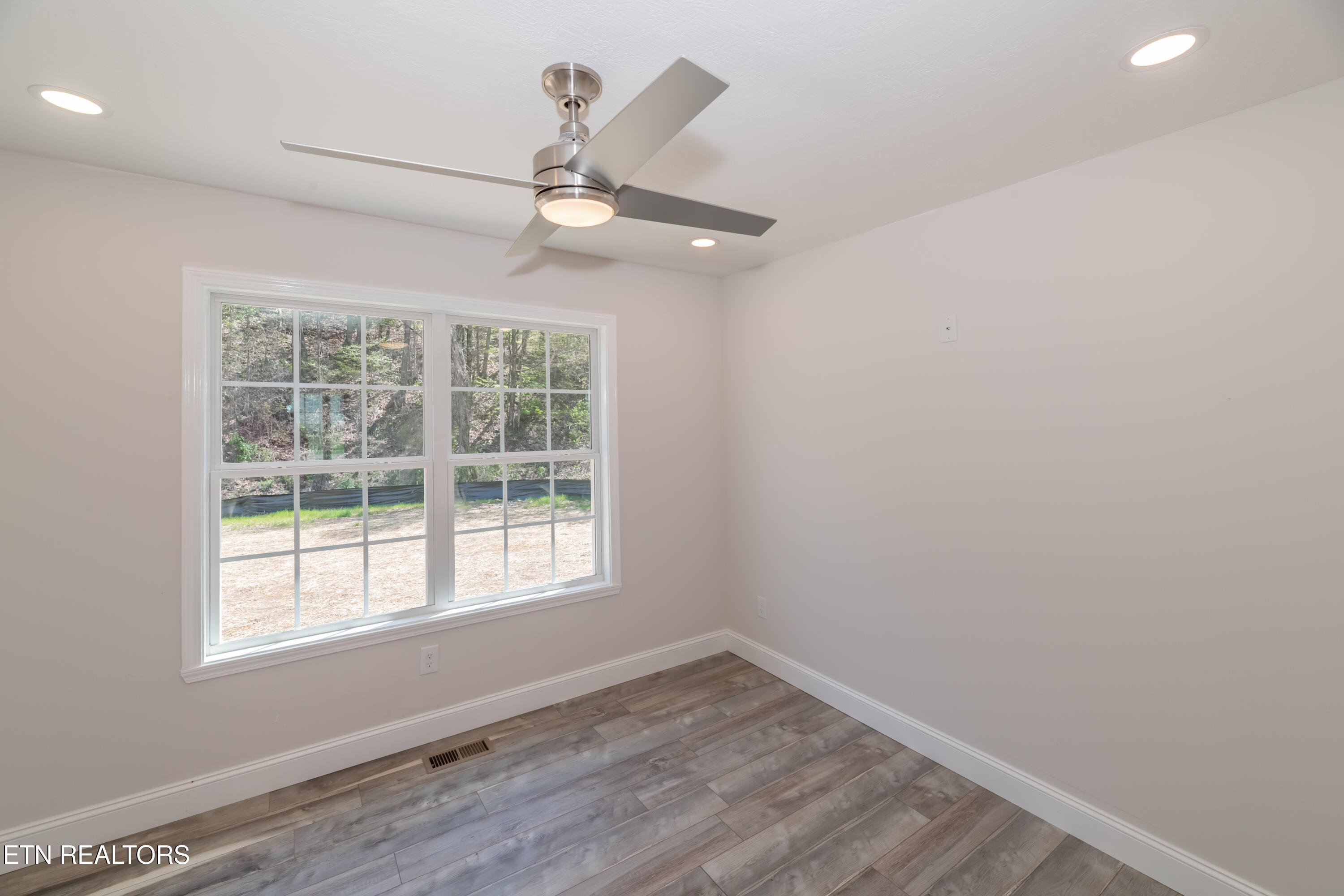 788 Pine Ridge Road Clinton, TN 37716 - Photo 21 of 36 HOB_0339