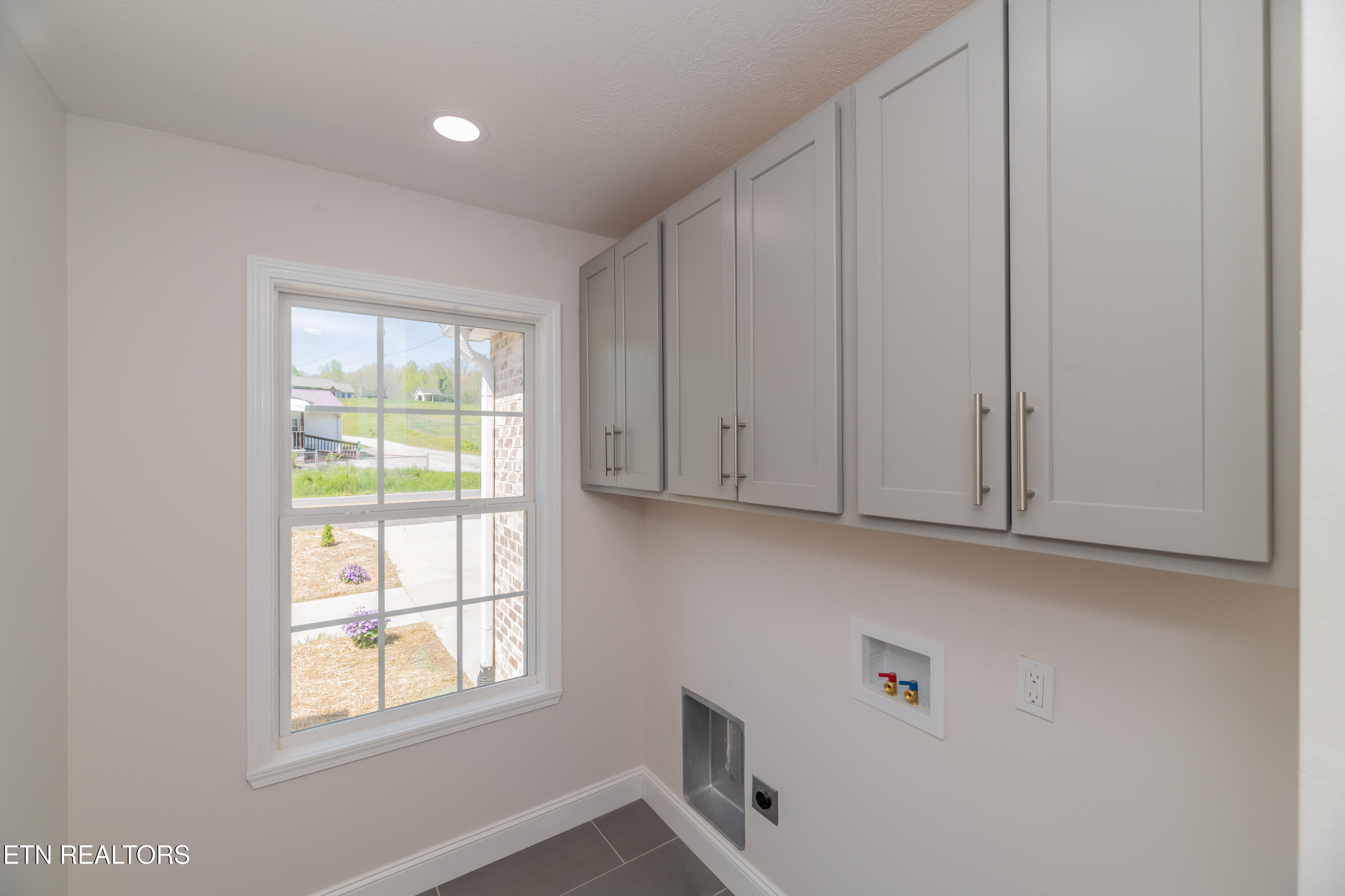 788 Pine Ridge Road Clinton, TN 37716 - Photo 26 of 36 HOB_0319