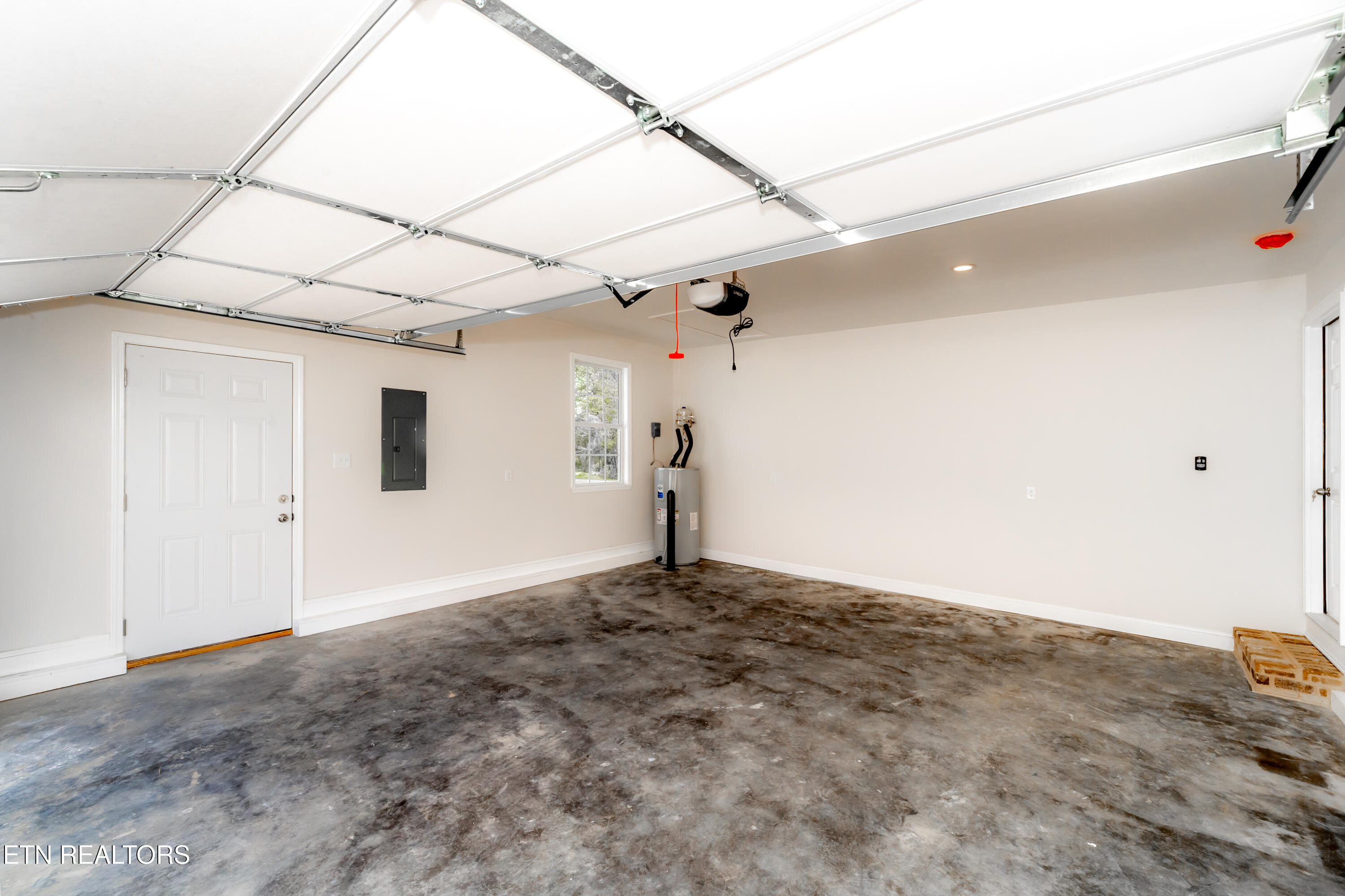 788 Pine Ridge Road Clinton, TN 37716 - Photo 27 of 36 HOB_0261-Edit