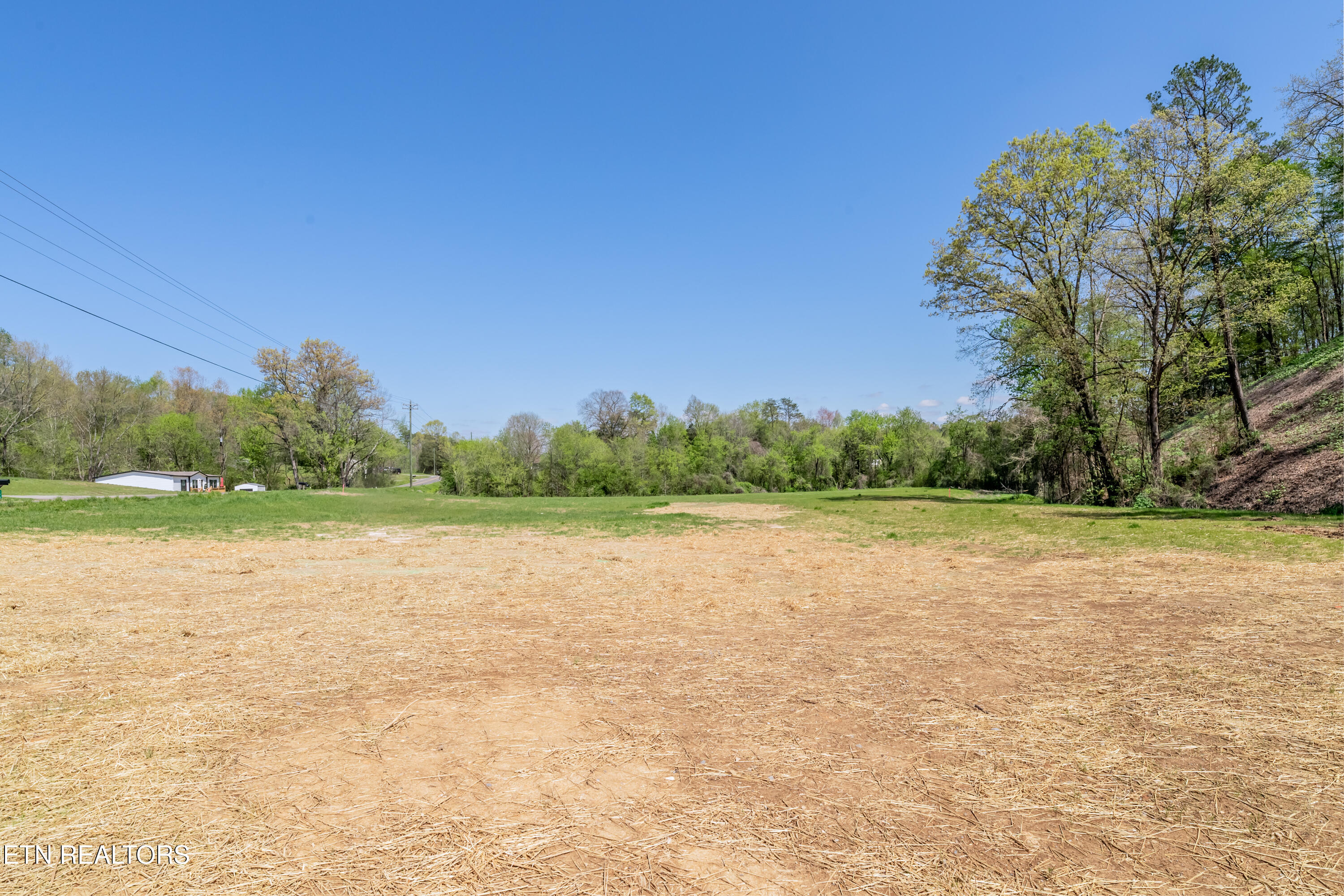 788 Pine Ridge Road Clinton, TN 37716 - Photo 32 of 36 HOB_0287-Edit