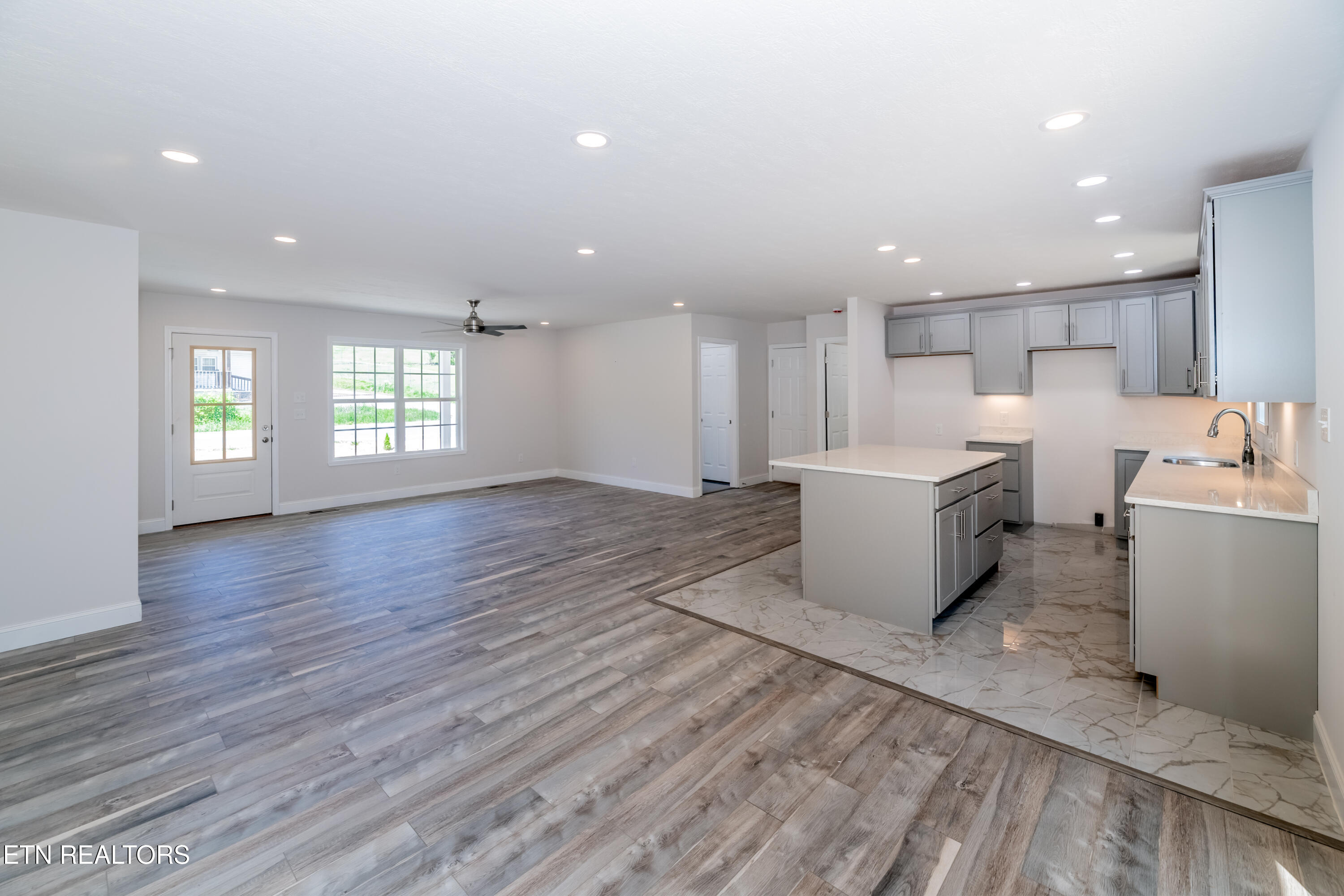 788 Pine Ridge Road Clinton, TN 37716 - Photo 7 of 36 HOB_0334-Edit