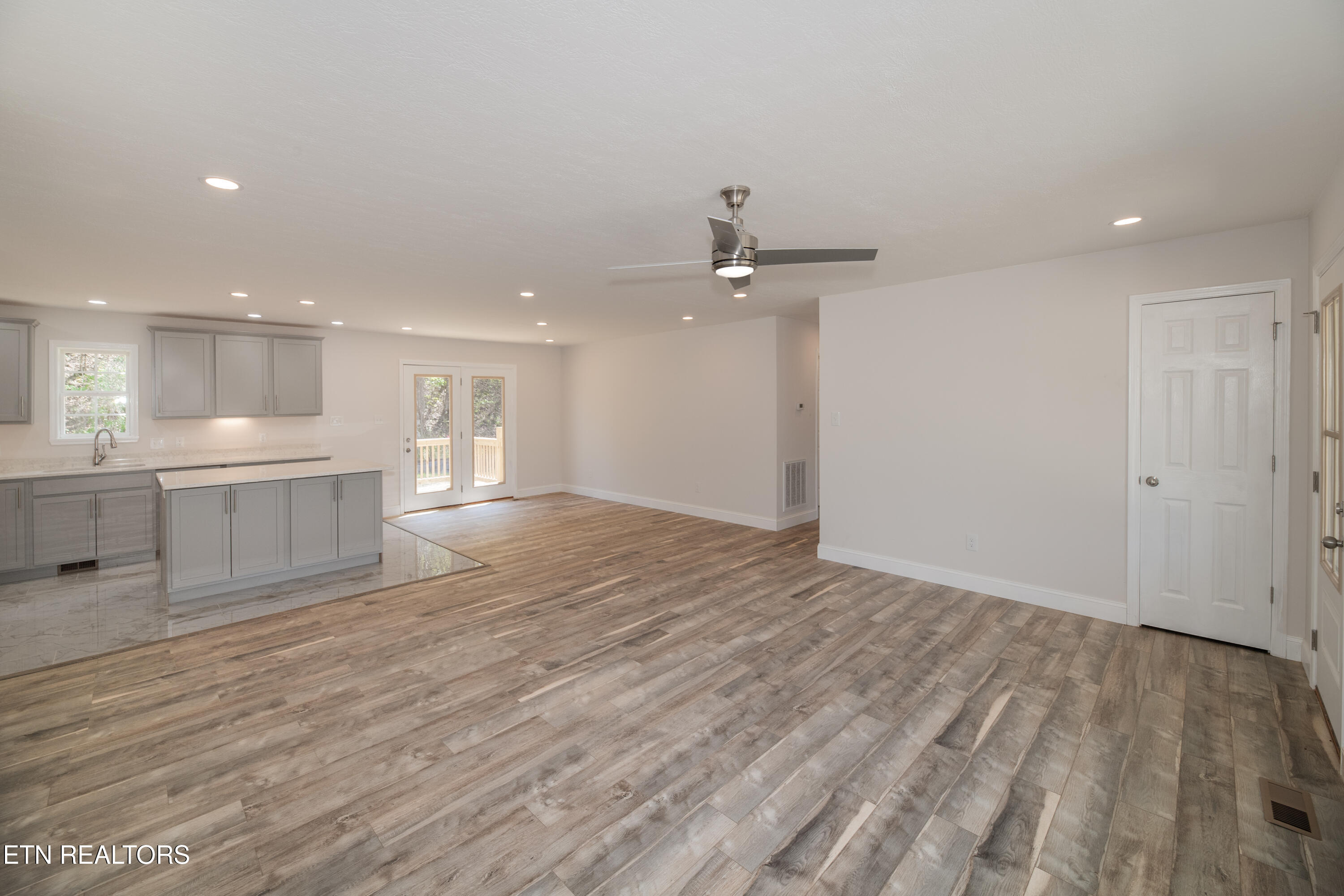 788 Pine Ridge Road Clinton, TN 37716 - Photo 10 of 36 HOB_0337-Edit