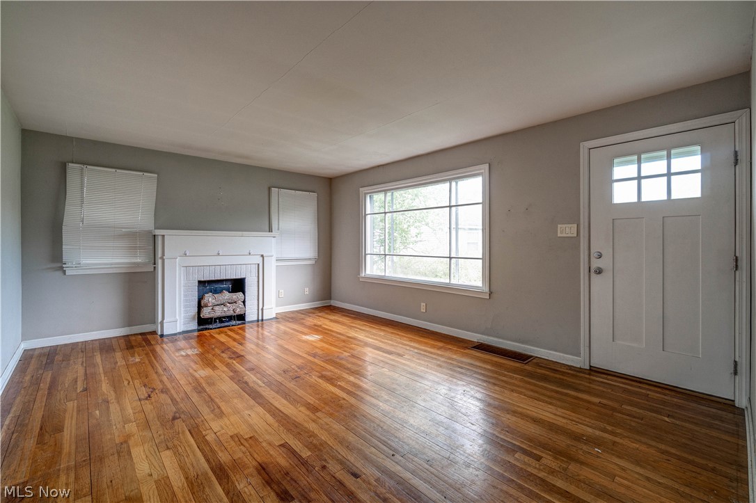 824 East Waterloo Road Akron, OH 44306 - Photo 7 of 33