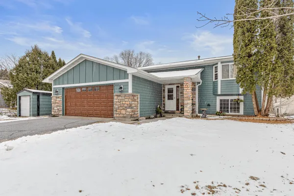 $389,900 | 6131 Egg Lake Road North, Hugo, MN 55038