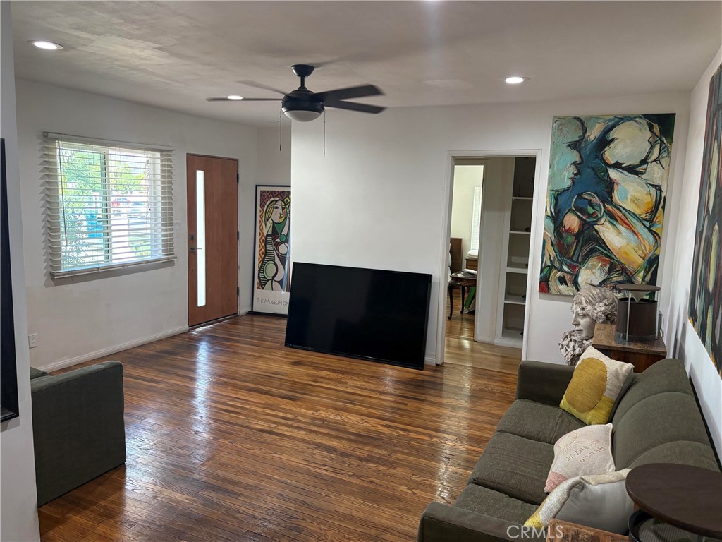 8441 Rincon Avenue Sun Valley, CA 91352 - Photo 5 of 30 Gallery Image 5