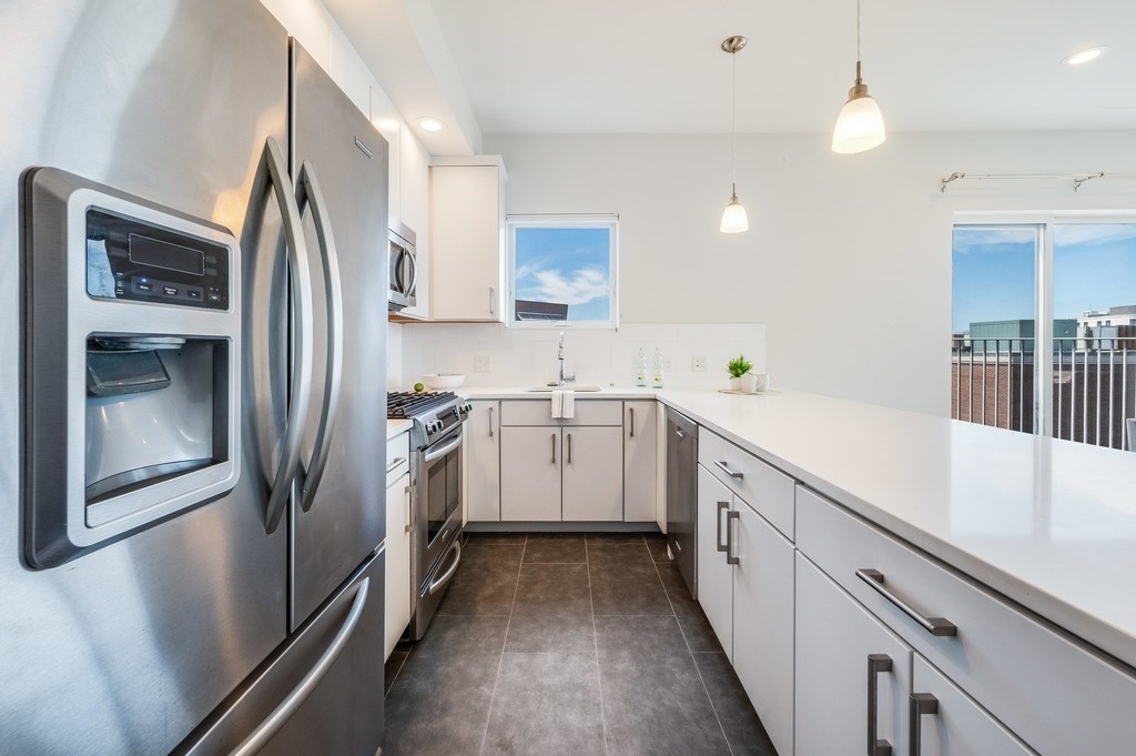 18 White Street, Unit 5 Cambridge, MA 02140 - Photo 13 of 30