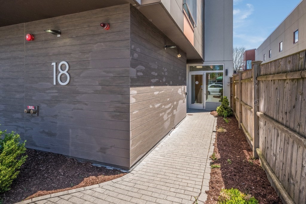 18 White Street, Unit 5 Cambridge, MA 02140 - Photo 28 of 30