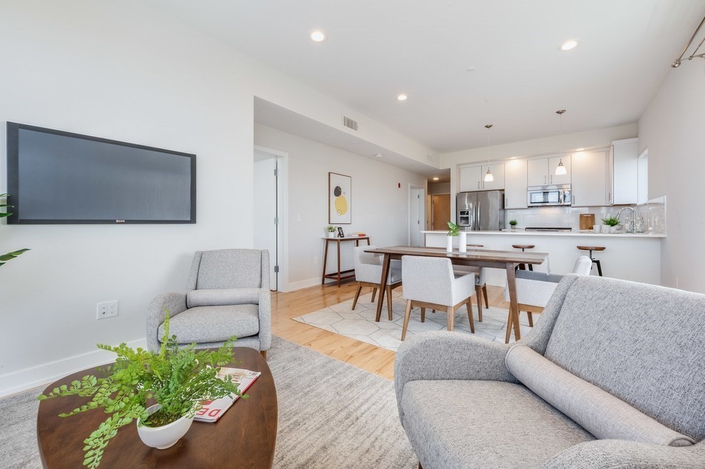 18 White Street, Unit 5 Cambridge, MA 02140 - Photo 5 of 30