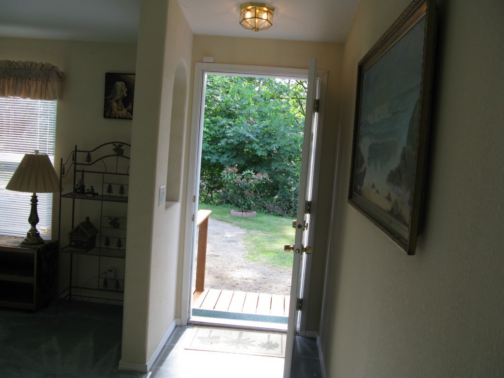 4225 Wilson Creek Road Southeast Port Orchard, WA 98366 - Photo 3 of 25 Gallery Image 3