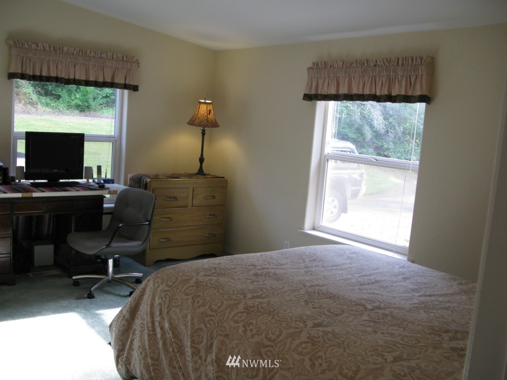 4225 Wilson Creek Road Southeast Port Orchard, WA 98366 - Photo 21 of 25 Gallery Image 21