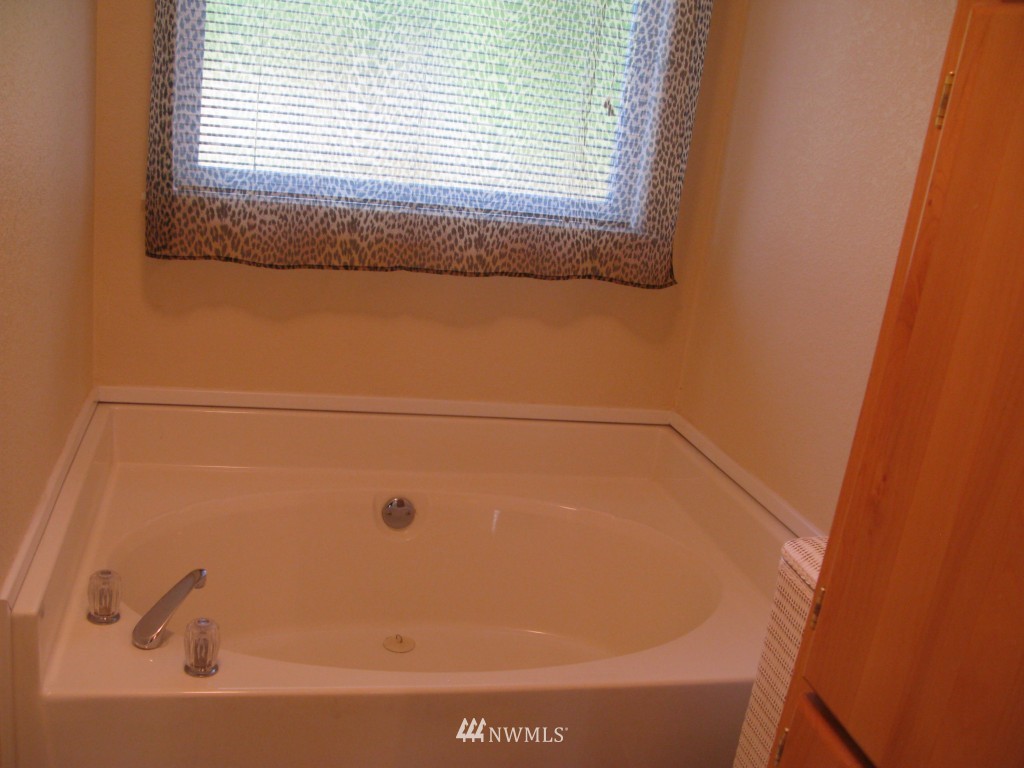 4225 Wilson Creek Road Southeast Port Orchard, WA 98366 - Photo 23 of 25 Gallery Image 23