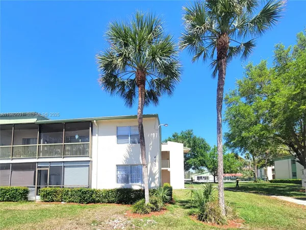 $190,000 | 4270 Northwest 89th Avenue, Unit 104, Coral Springs, FL 33065