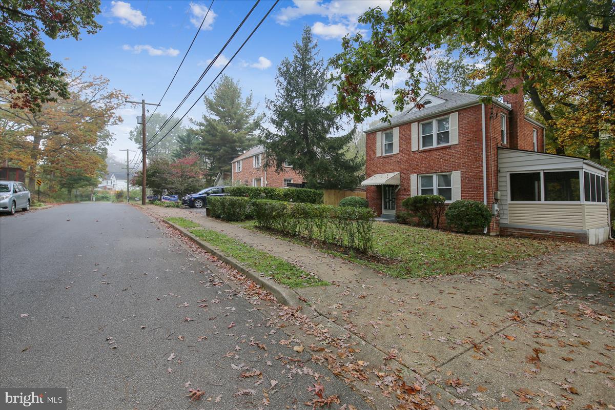 147 Ritchie Avenue Silver Spring, MD 20910 - Photo 3 of 46