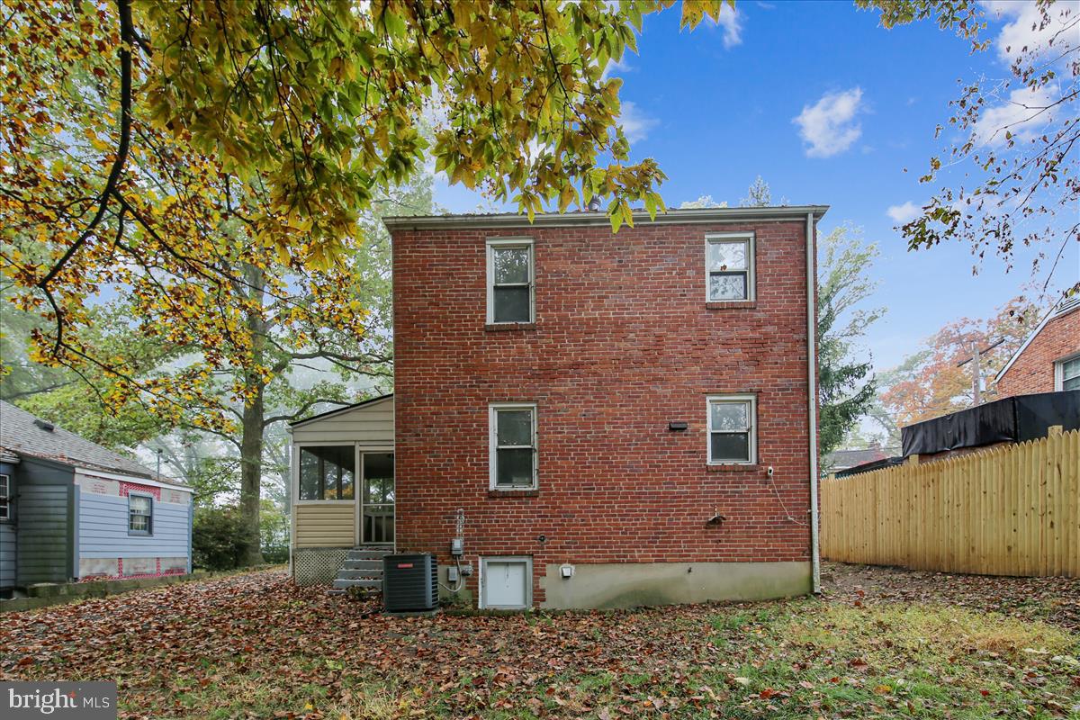 147 Ritchie Avenue Silver Spring, MD 20910 - Photo 7 of 46