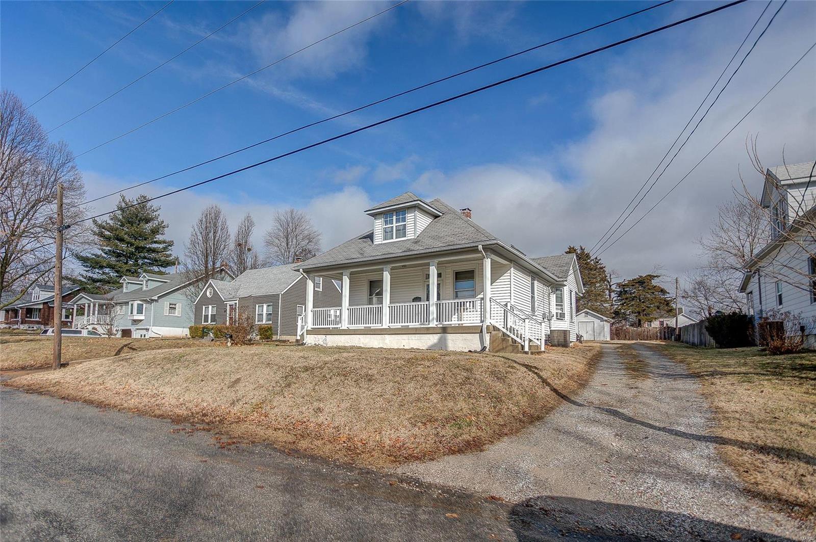 604 South Rapp Avenue Columbia, IL 62236 - Photo 1 of 31 Gallery Image 1