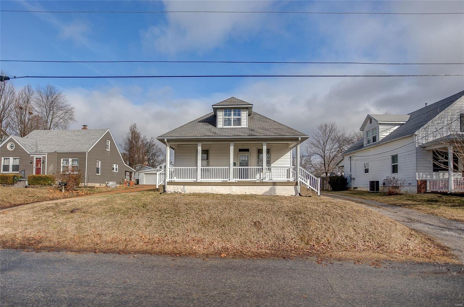 604 South Rapp Avenue Columbia, IL 62236 - Photo 2 of 31 Gallery Image 2