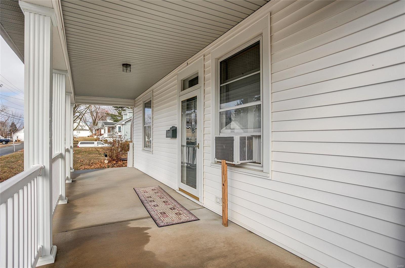604 South Rapp Avenue Columbia, IL 62236 - Photo 4 of 31 Gallery Image 4