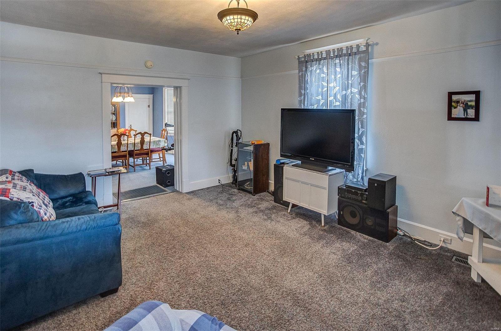 604 South Rapp Avenue Columbia, IL 62236 - Photo 8 of 31 Gallery Image 8
