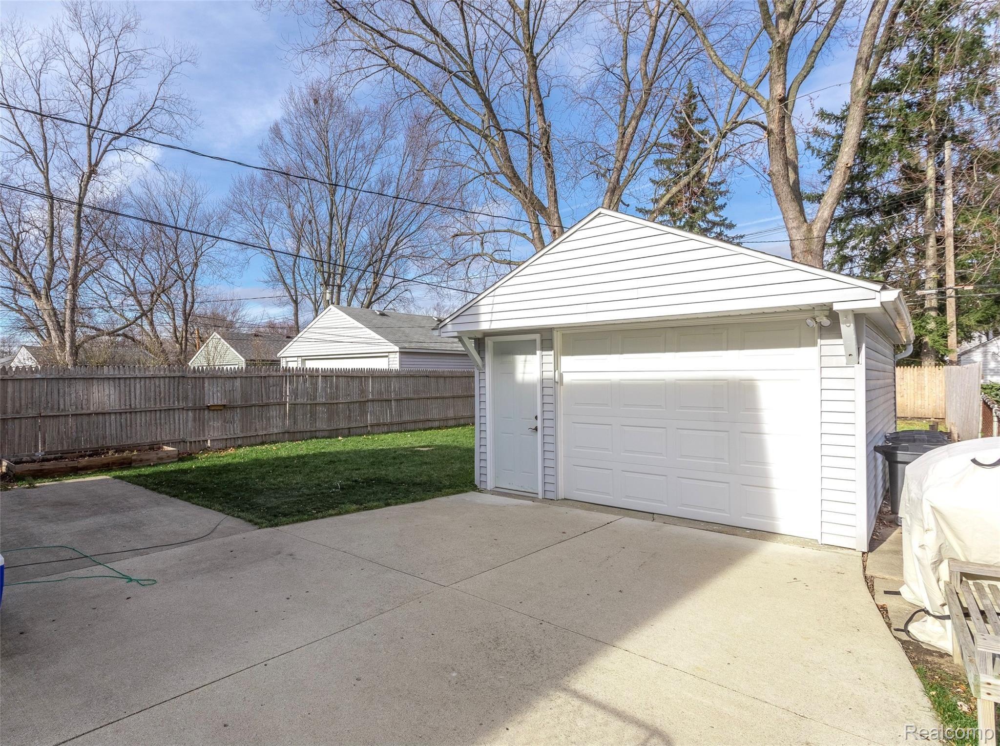 3410 Chester Road Royal Oak, MI 48073 - Photo 26 of 27 1 Car Garage to Patio & Yard.
