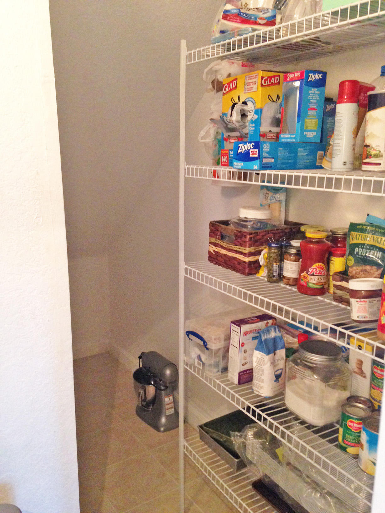 3027 Laurel Ridge Circle Riviera Beach, FL 33404 - Photo 10 of 36 Pantry