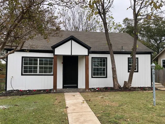 $1,600 | 326 Avenue J, Dallas, TX 75203