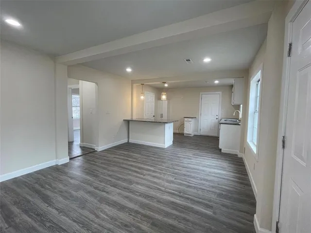 $1,600 | 326 Avenue J, Dallas, TX 75203