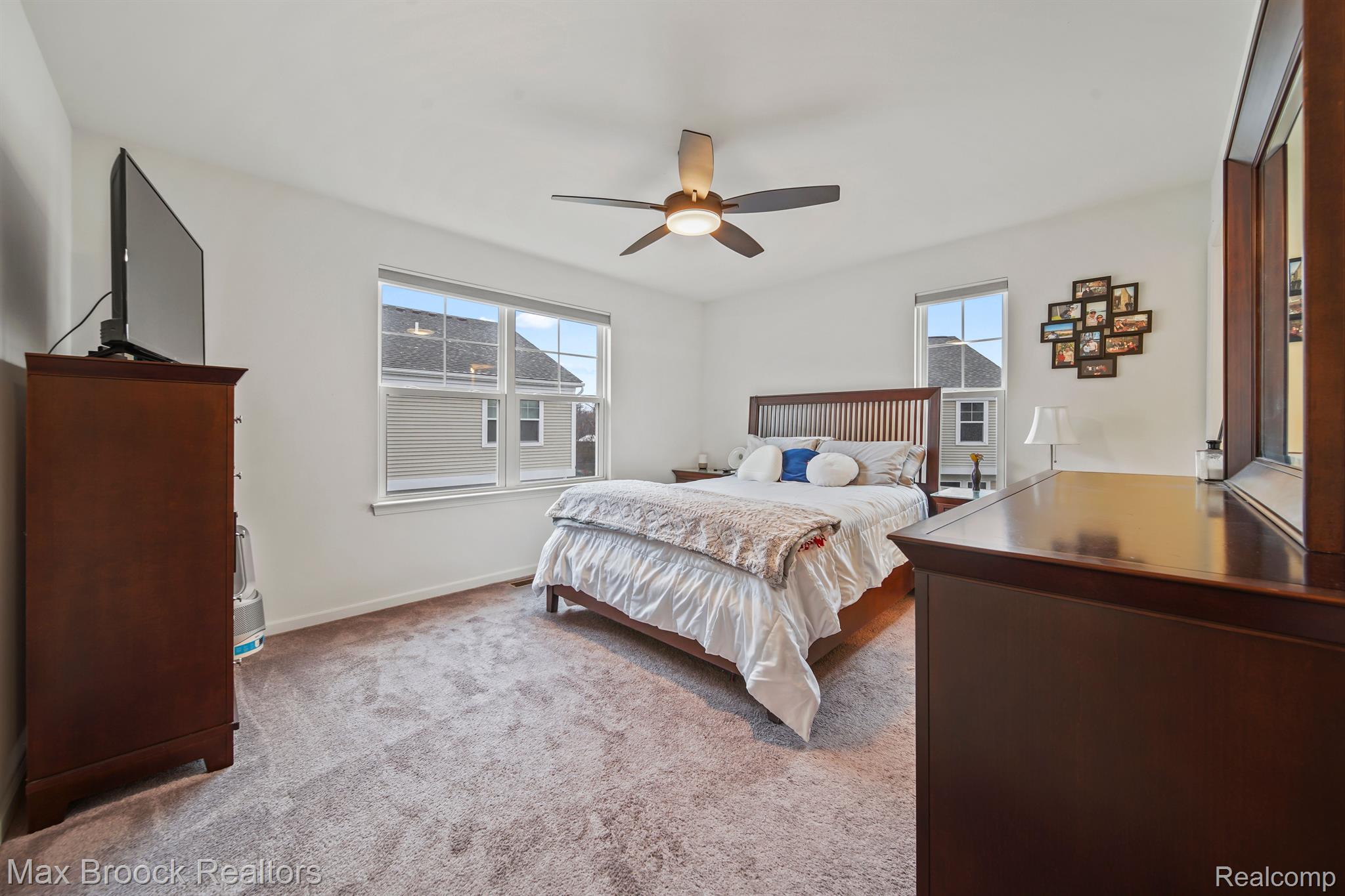 2500 Normandy Road, Unit 27 Royal Oak, MI 48073 - Photo 20 of 37 Second Bedroom