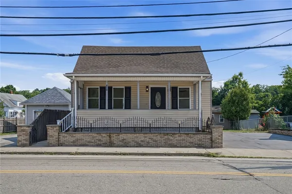 $420,000 | 902 Main Street, West Warwick, RI 02893