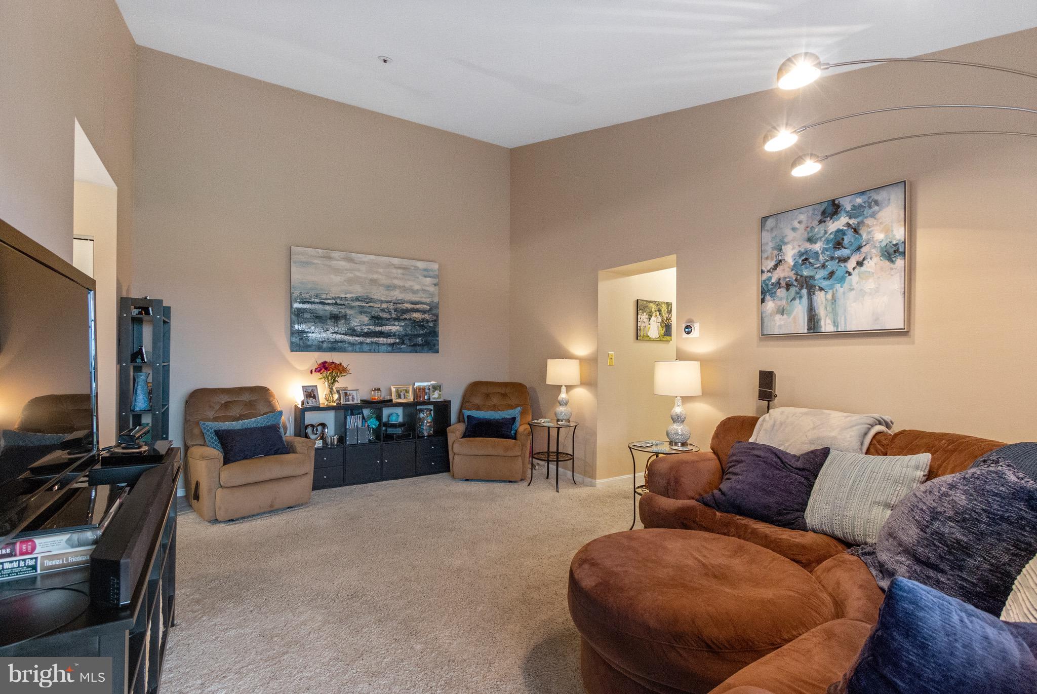 8369 Montgomery Run Road, Unit L Ellicott City, MD 21043 - Photo 4 of 27 Large, comfortable living room