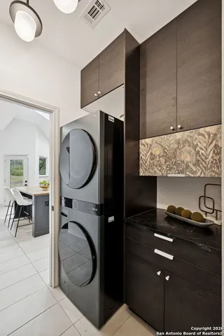 $725,000 | 7435 Hummingbird Hill Lane, San Antonio, TX 78255