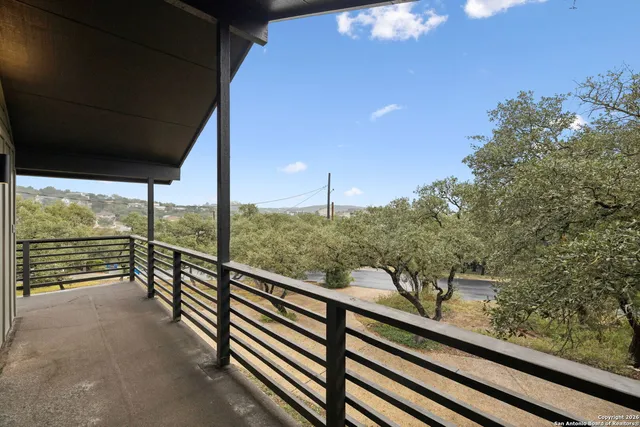 $725,000 | 7435 Hummingbird Hill Lane, San Antonio, TX 78255