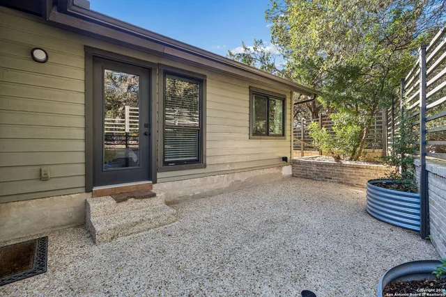 $725,000 | 7435 Hummingbird Hill Lane, San Antonio, TX 78255